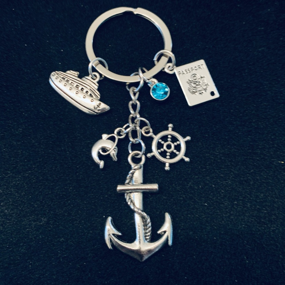 🛍️ Cruise Nautical Charm Keychain